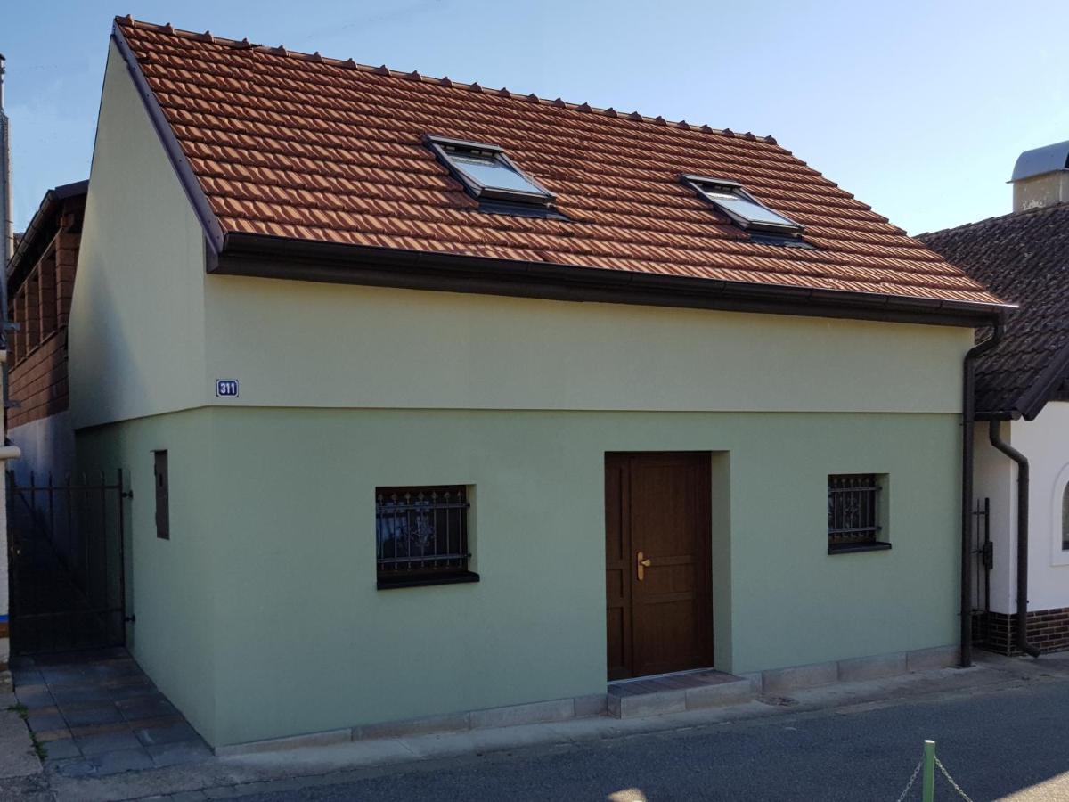 Sklep U Cejku Villa Mutenice Exterior photo